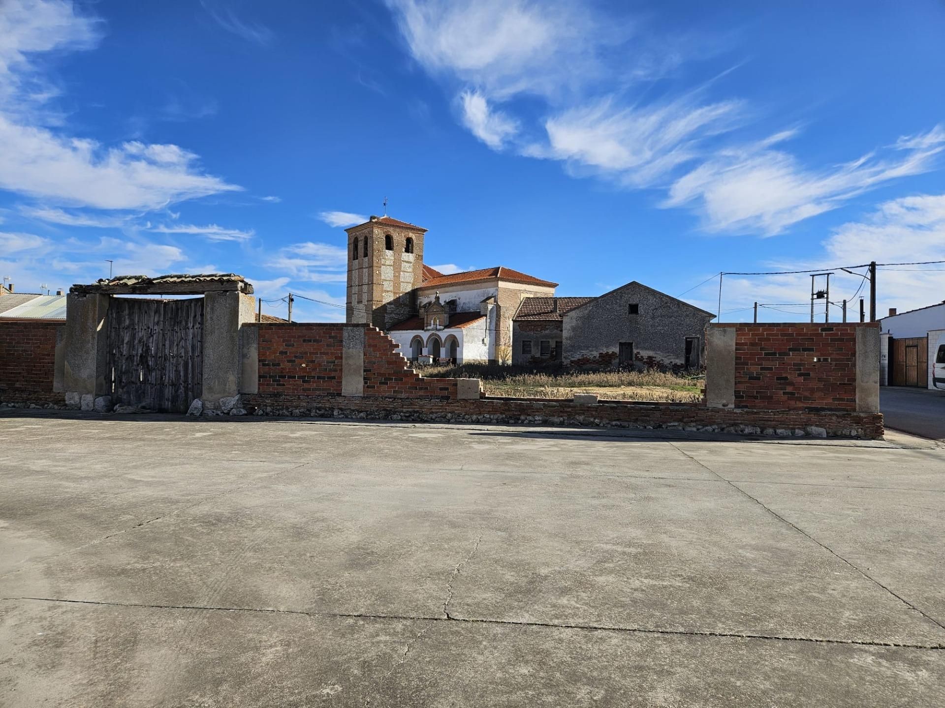 Vista exterior de Residencial en venda en Llano de Olmedo