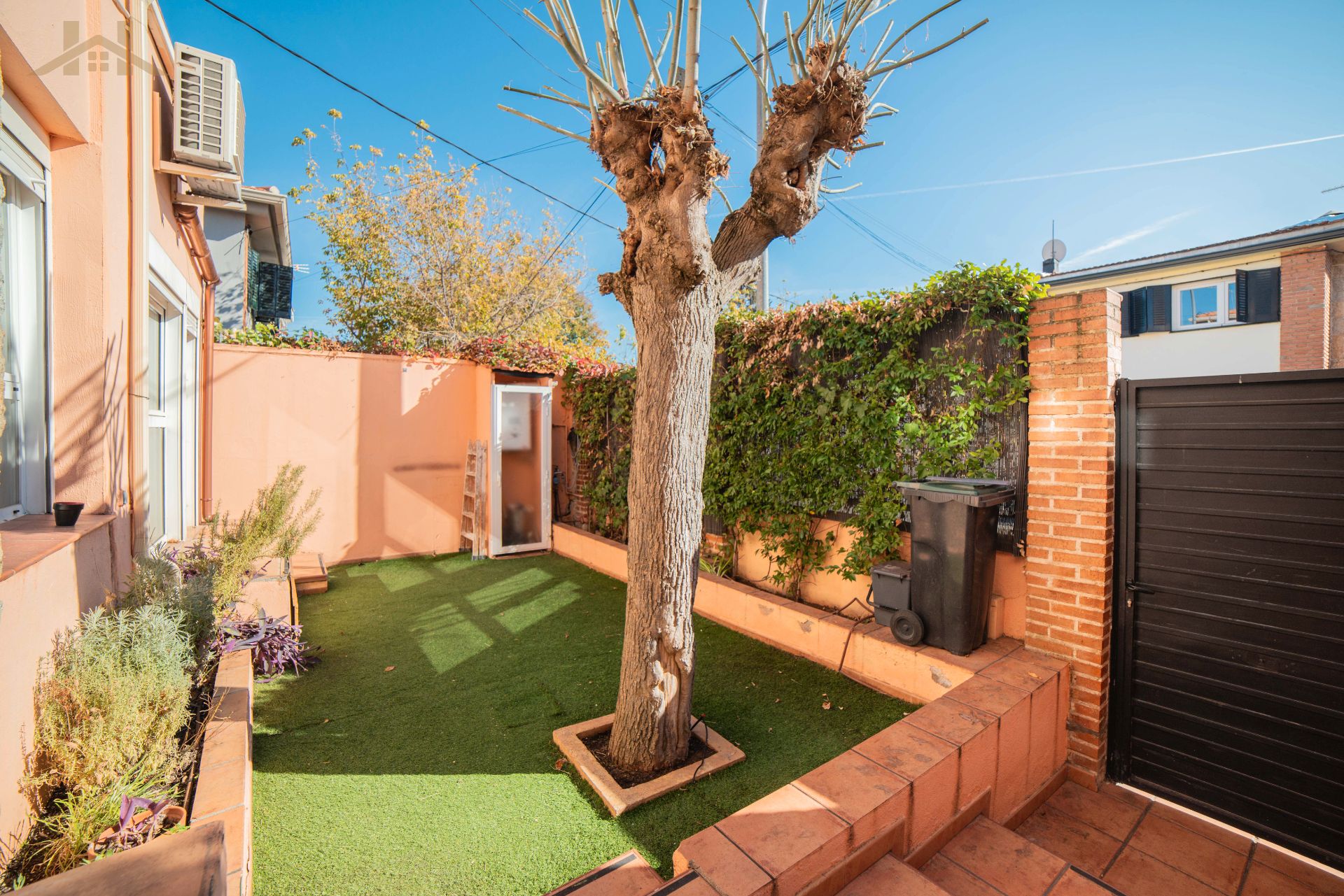 Garden of Single-family semi-detached for sale in Pozuelo de Alarcón  with Air Conditioner, Heating and Private garden