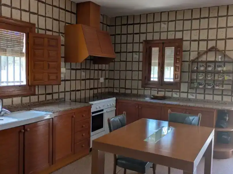 Cuina de Pis en venda en Onil amb Jardí privat, Traster i Piscina