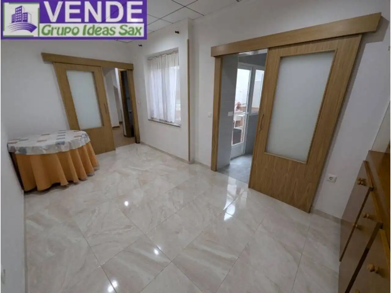 Casa adosada en venta en Sax con Terraza