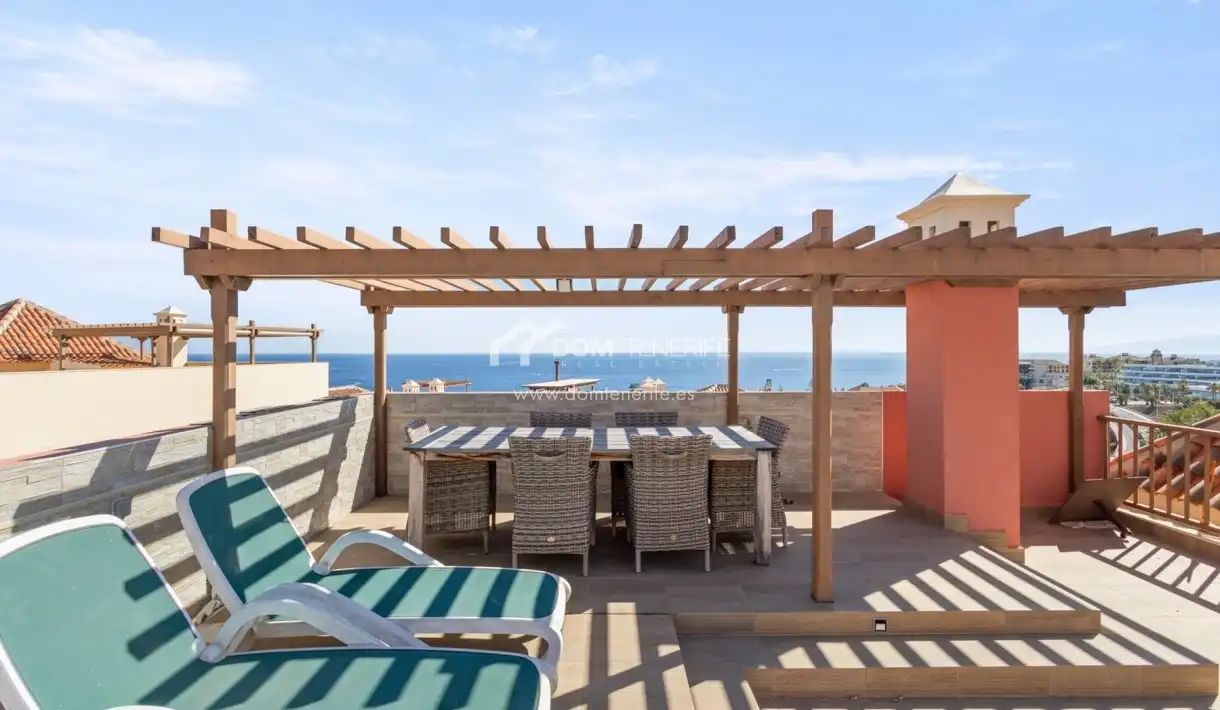 Flat with pool for sale in Costa Adeje