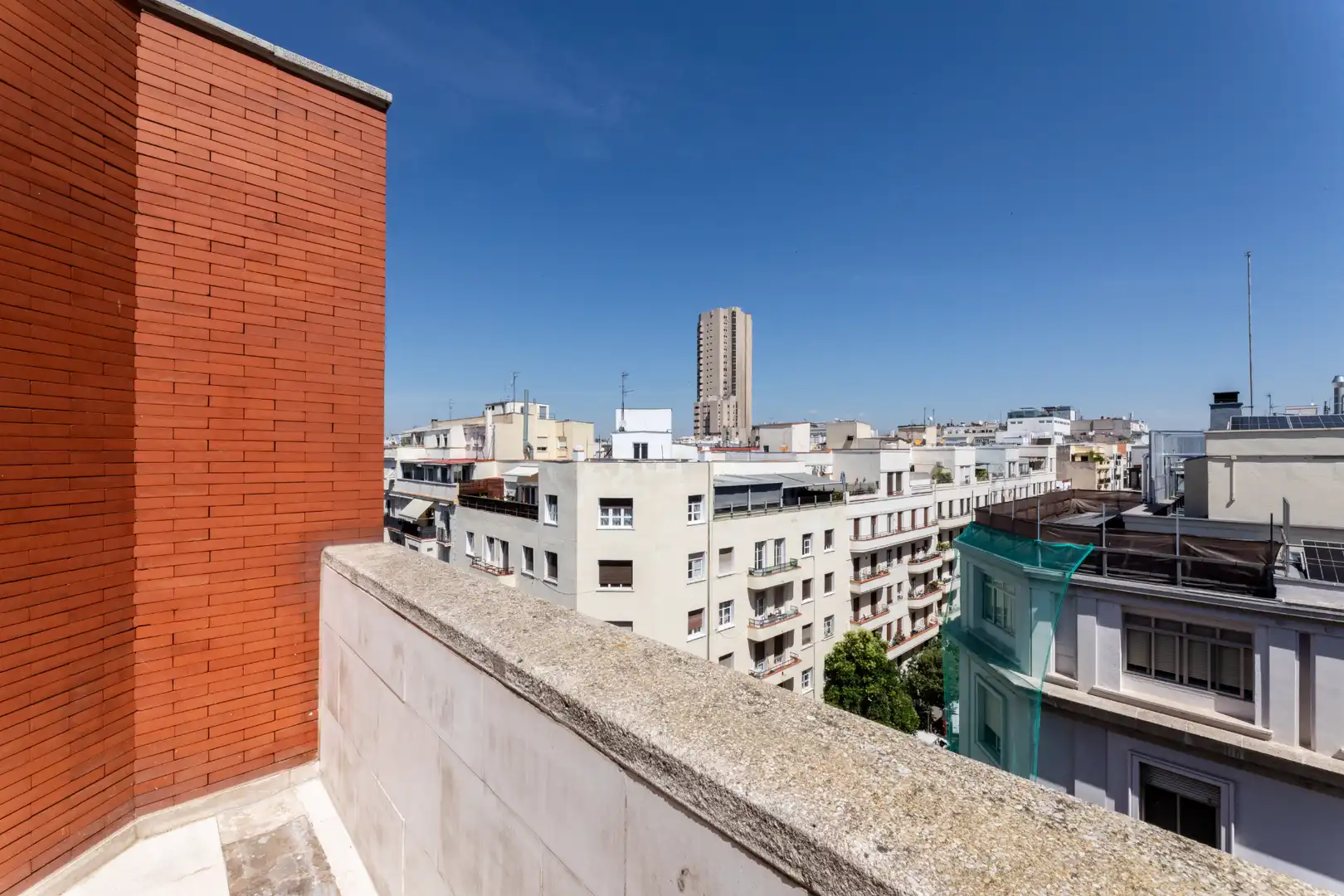 Vista exterior de Ático de alquiler con opción a compra en Madrid con Aire acondicionado, Calefacción y Terraza