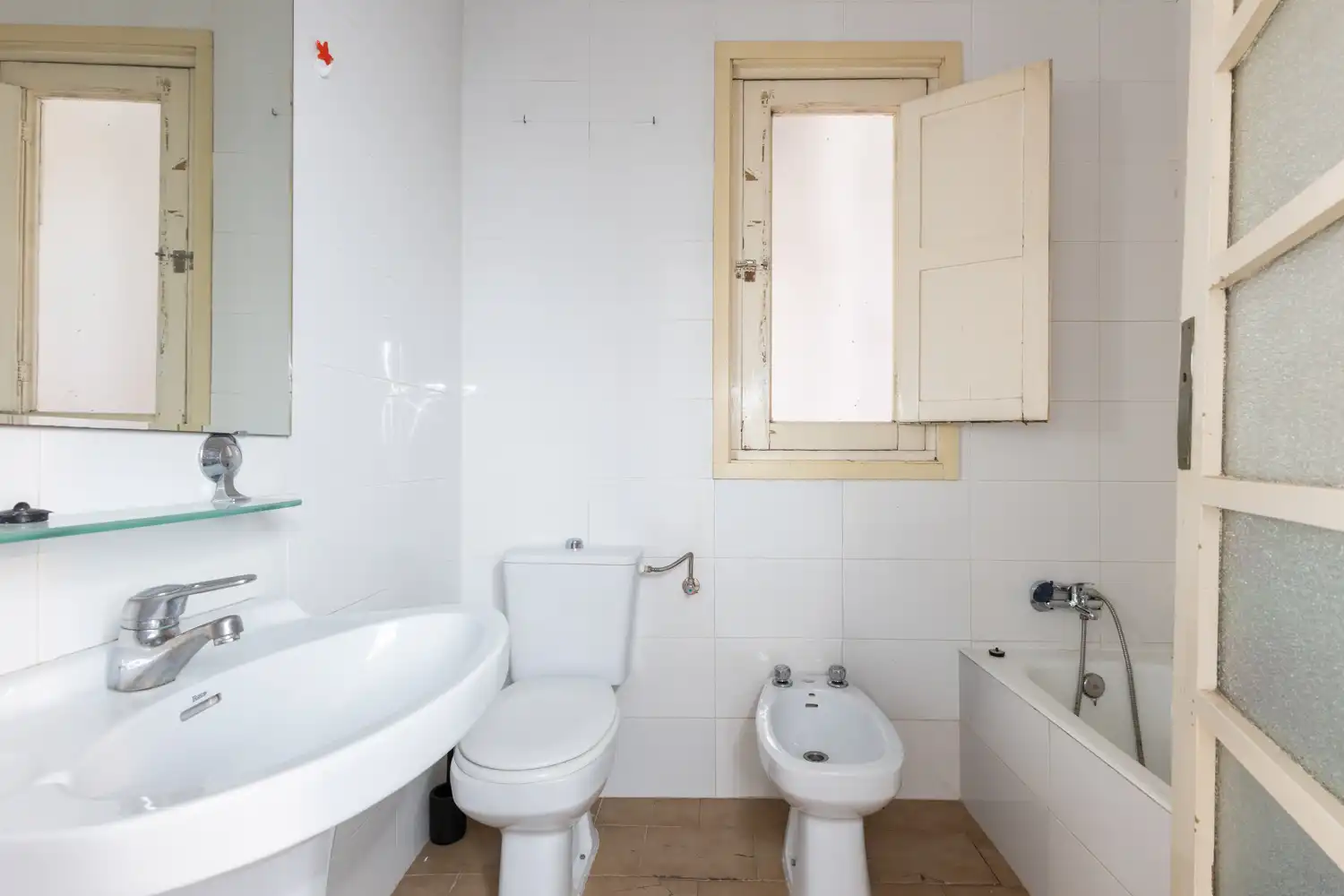 Bathroom of Flat for sale in Valencia  with Heating and Terrace