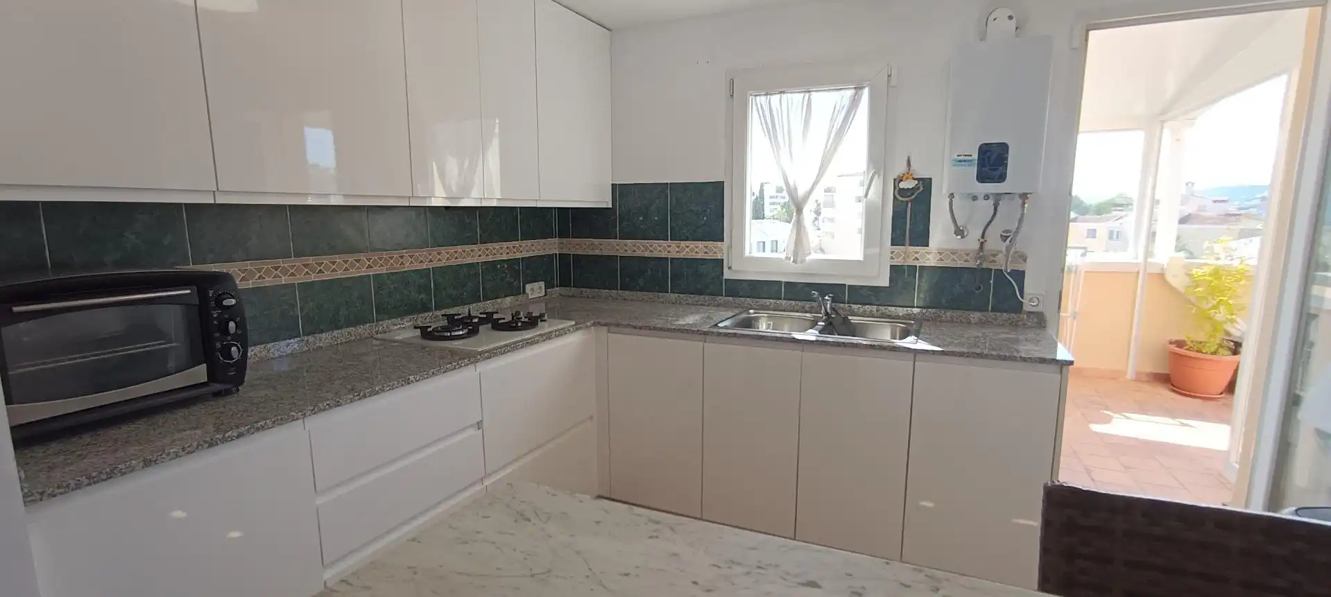 Cuina de Pis de lloguer en Calvià amb Terrassa, Moblat i Alarma