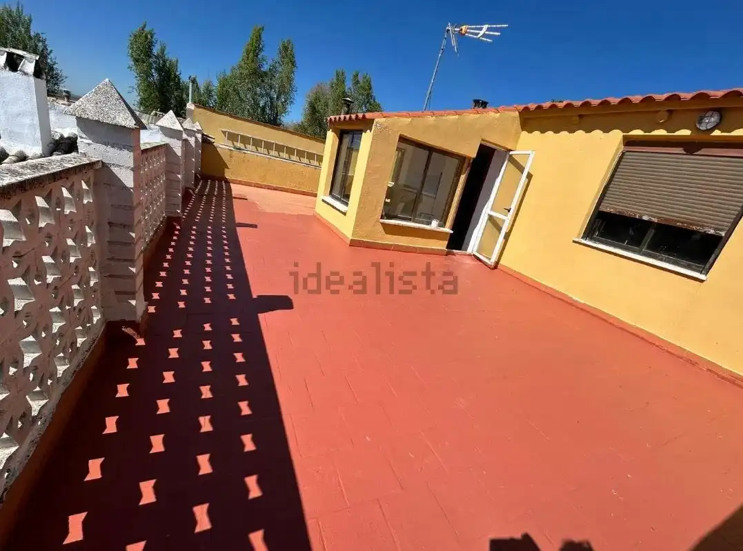 Vista exterior de Casa o xalet en venda en Torralba de Calatrava amb Calefacció, Terrassa i Moblat