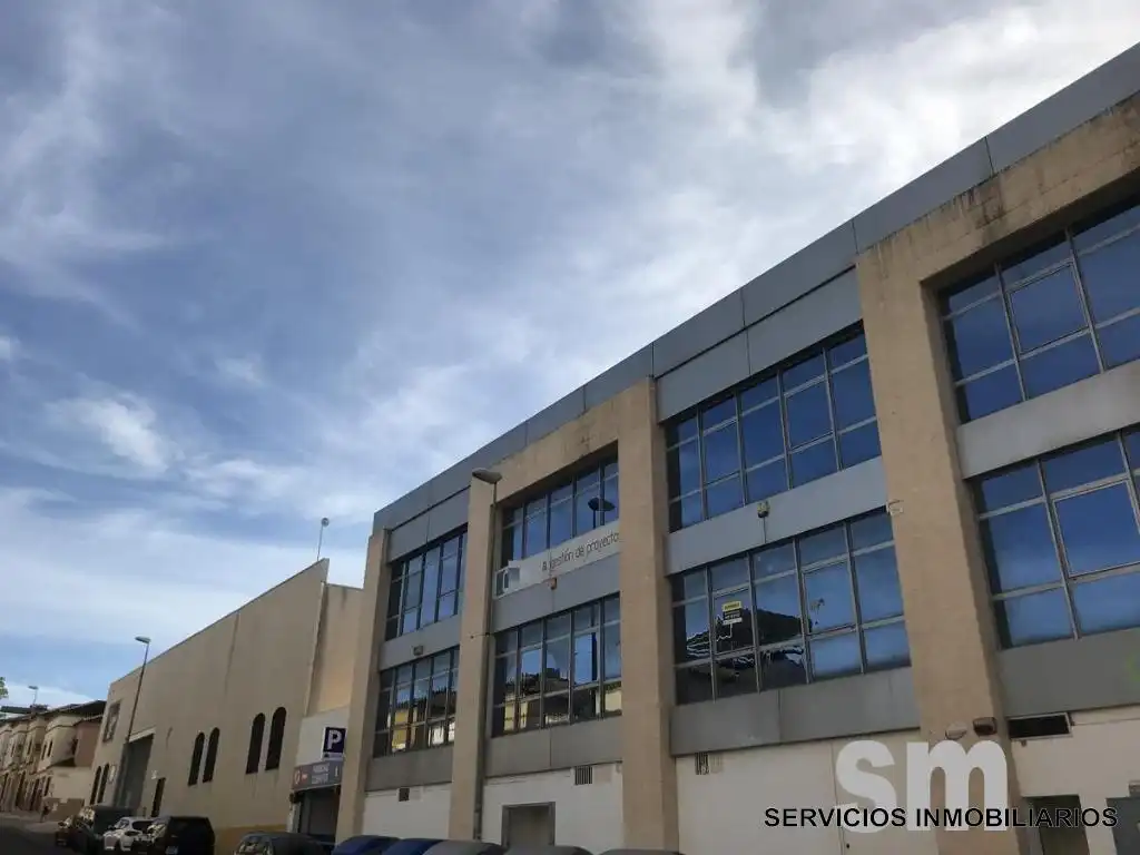 Vista exterior de Oficina en venda en Alcalá de Guadaira