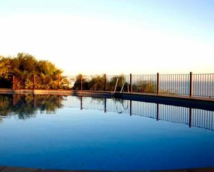 Piscina de Apartament de lloguer en Benalmádena amb Terrassa, Moblat i Es permeten mascotes