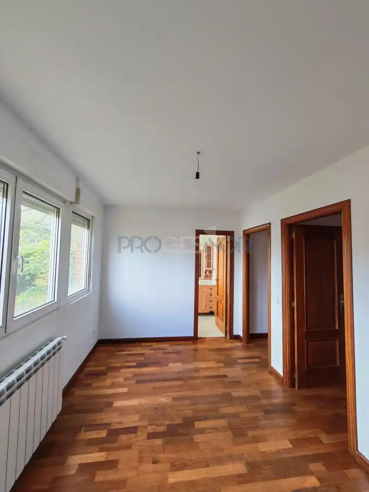 Habitación de Casa o chalet en venta en Sariegos con Calefacción, Jardín privado y Terraza