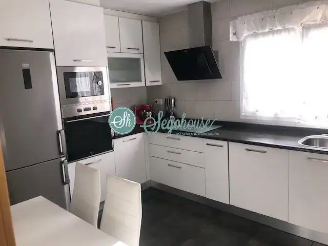 Kitchen of Flat for sale in Segovia  with Heating, Storage room and Furnished