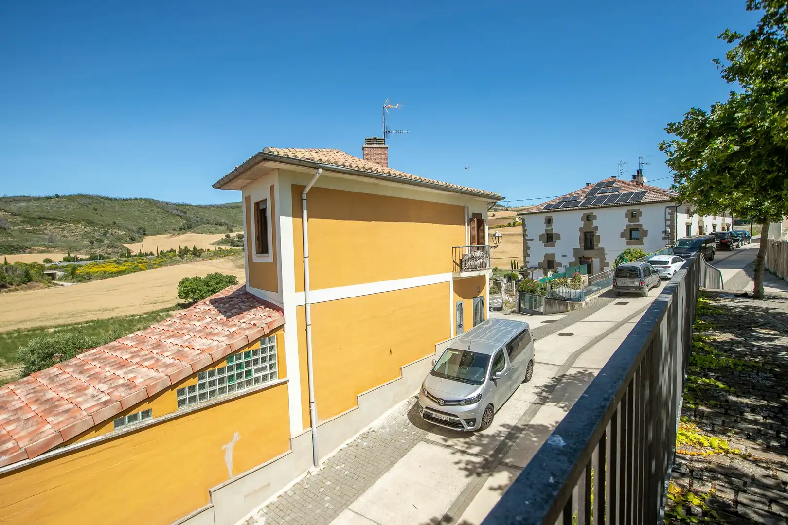 Vista exterior de Casa o xalet en venda en Legarda amb Jardí privat, Terrassa i Traster