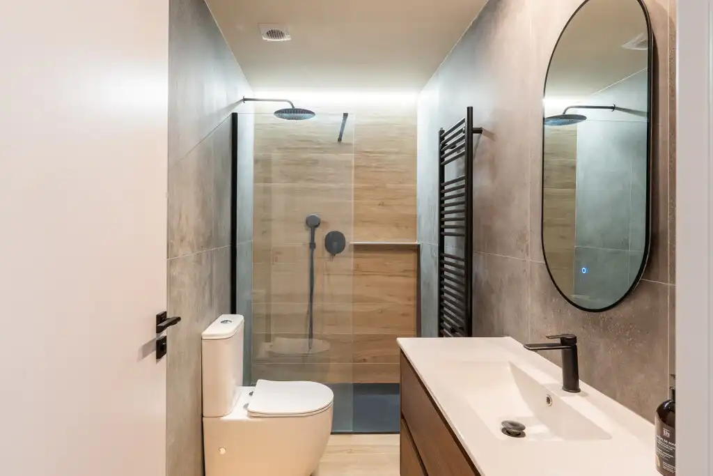 Baño de Apartamento en venta en Barcelona con Aire acondicionado, Terraza y Amueblado