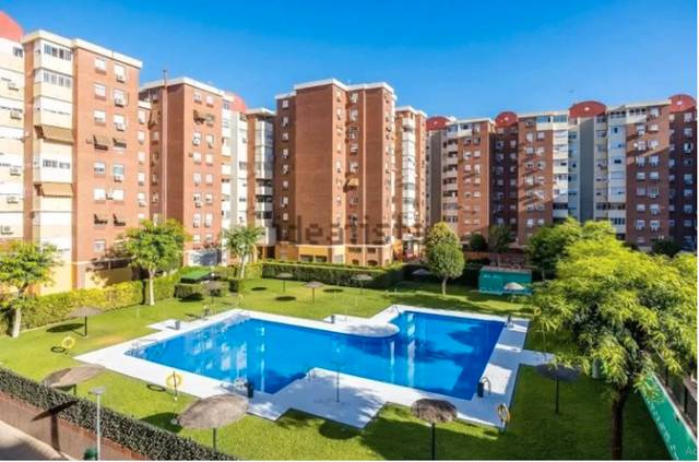 Piso en Venta en Avenida de Altamira en Urbadiez - Entrepuentes