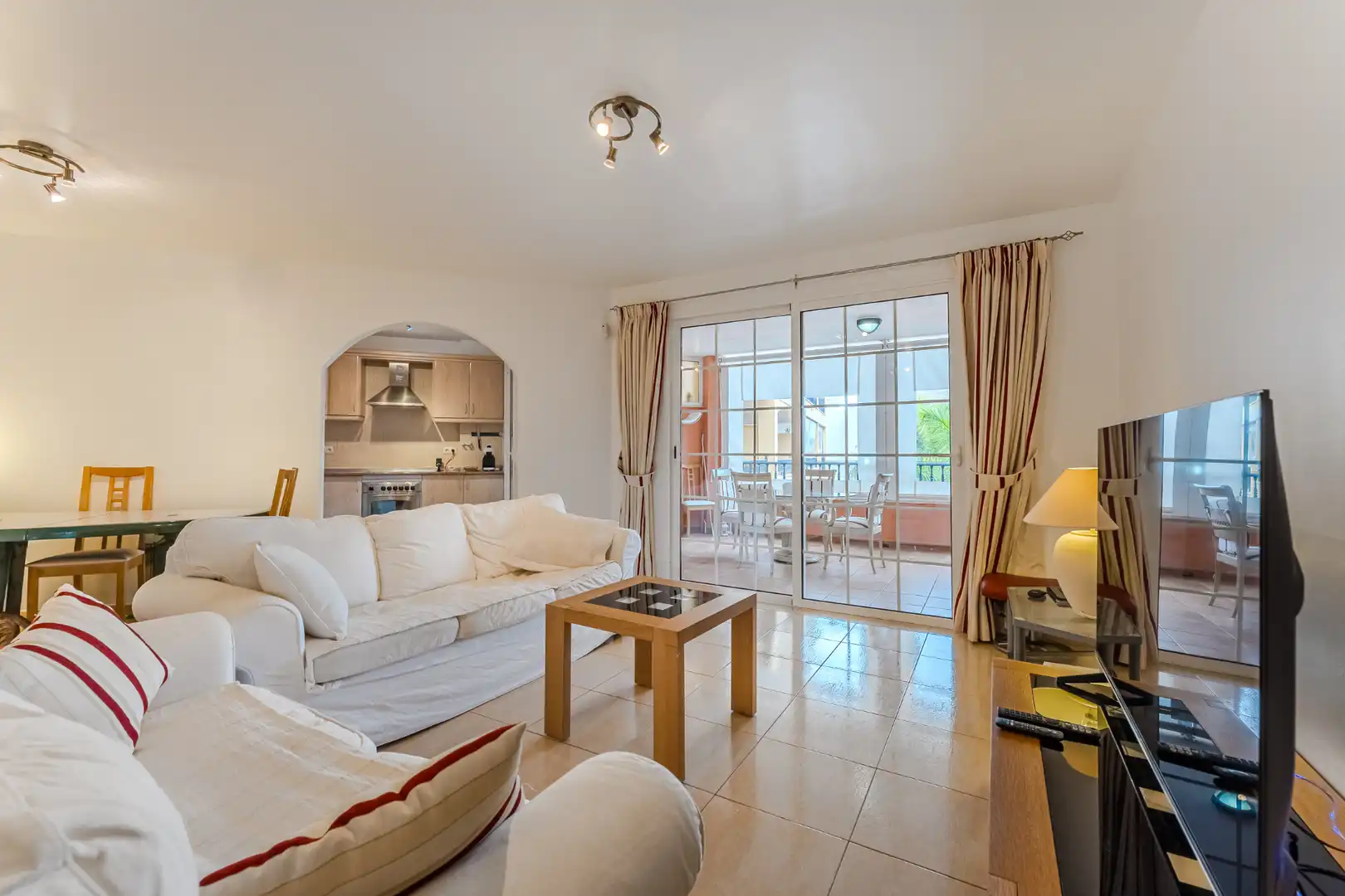 Sala de estar de Piso en venta en Arona con Terraza, Amueblado y Horno