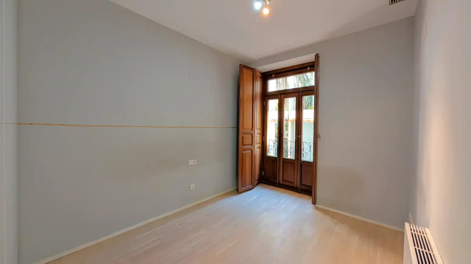 Habitación de Piso en venta en Valencia con Aire acondicionado, Calefacción y Jardín privado