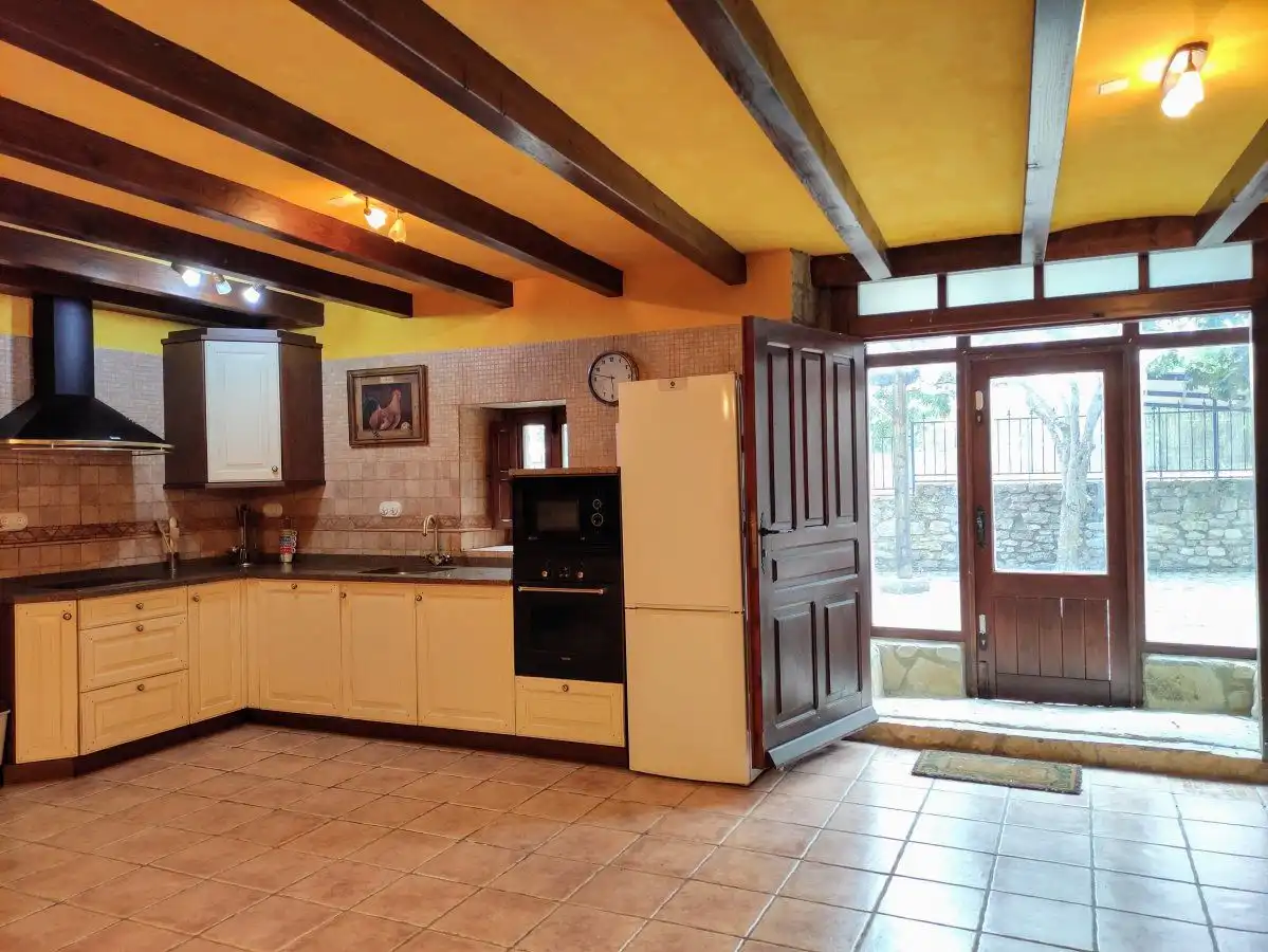 Cocina de Casa o chalet en venta en Sabiñánigo con Calefacción, Jardín privado y Terraza