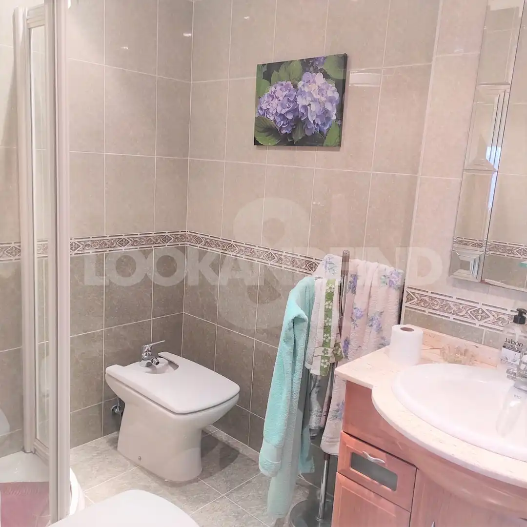 Bathroom of Flat for rent in Salamanca  with Heating, Parquet flooring and Furnished