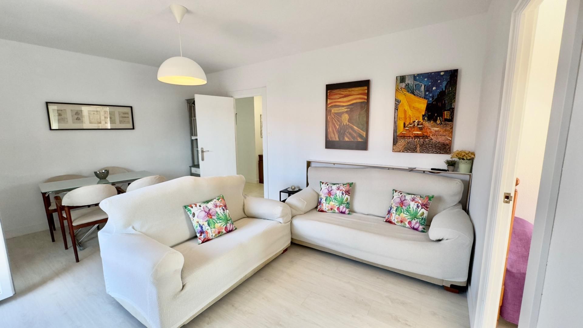 Sala d'estar de Àtic de lloguer en Maracena amb Aire condicionat, Moblat i Balcó