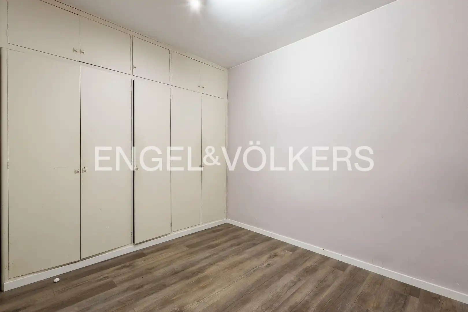 Schlafzimmer von Wohnung zum Verkauf in Barcelona mit Klimaanlage, Heizung und Parkett