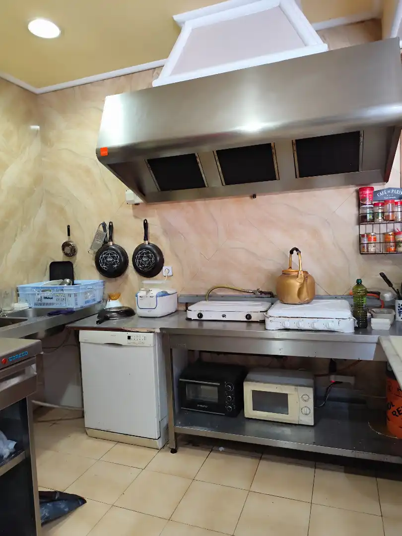 Cuina de Local en venda en Vilanova del Camí amb Aire condicionat, Calefacció i Terrassa