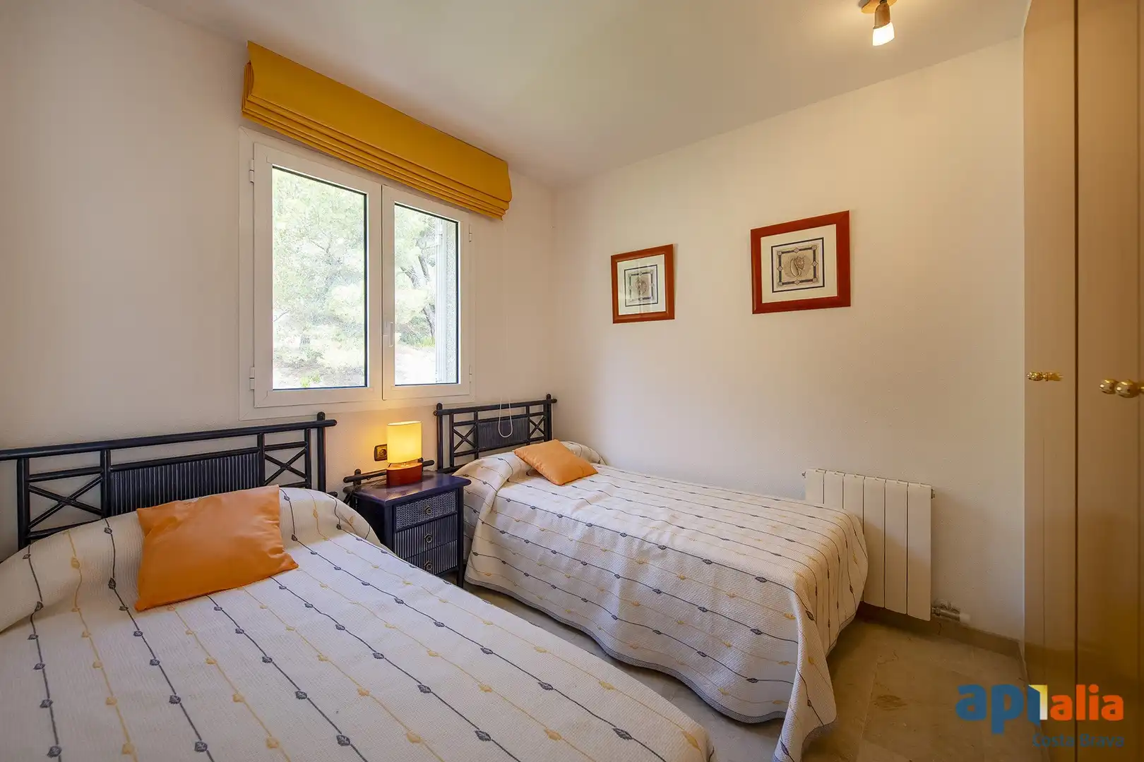 Habitación de Casa adosada en venta en Sant Feliu de Guíxols con Calefacción y Terraza