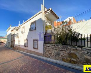 Vista exterior de Pis en venda en Cañada del Hoyo amb Calefacció, Terrassa i Moblat