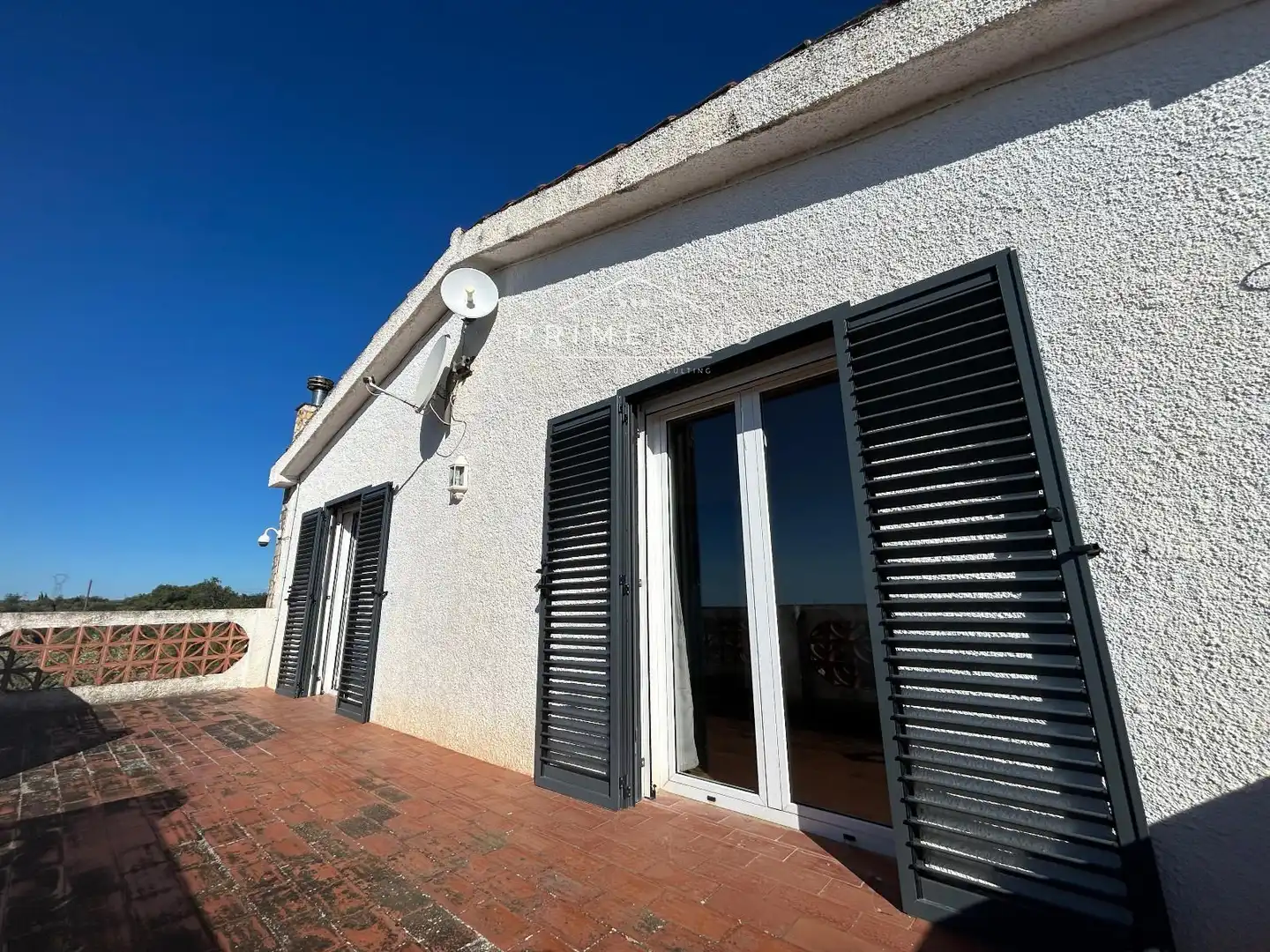 Vista exterior de Finca rústica en venda en L'Ampolla amb Terrassa, Traster i Piscina