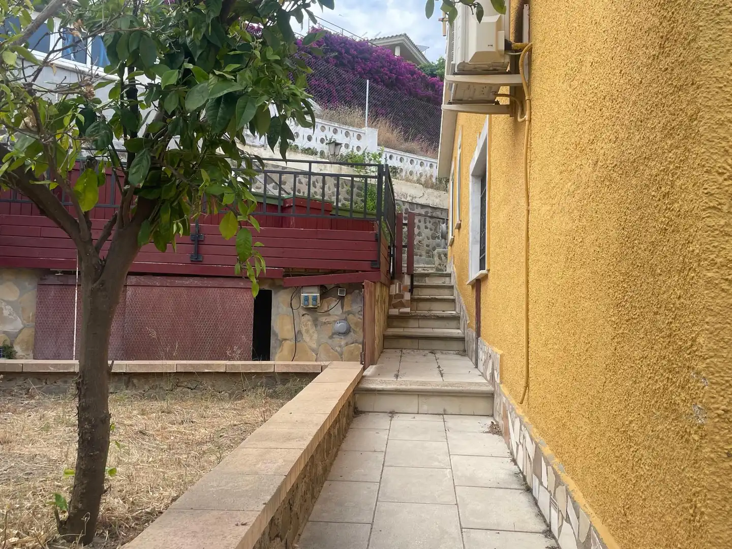 Vista exterior de Casa o xalet en venda en Riudecanyes amb Aire condicionat, Calefacció i Terrassa