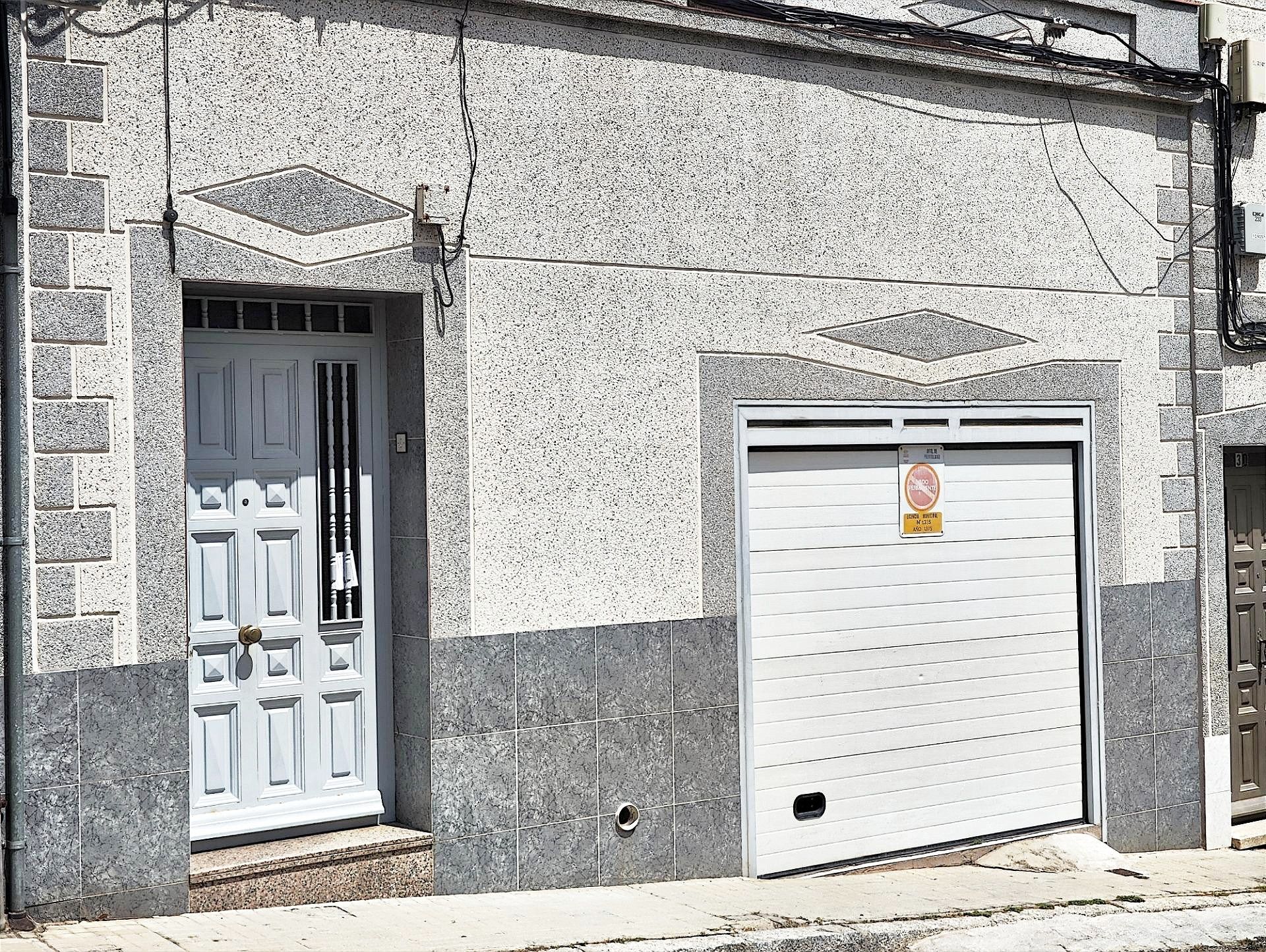 Vista exterior de Casa o xalet en venda en Puertollano amb Aire condicionat, Calefacció i Terrassa