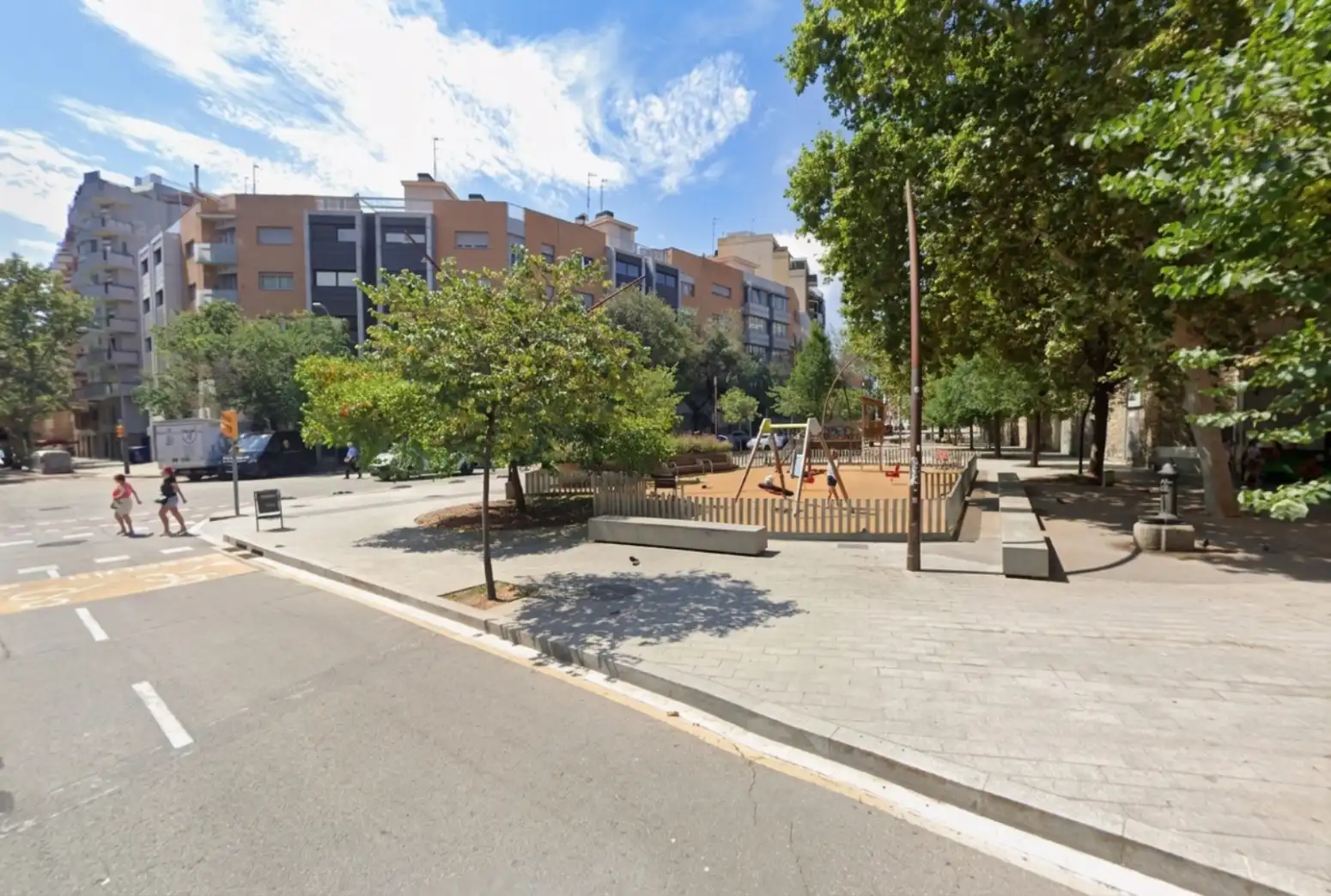 Vista exterior de Piso en venta en Barcelona con Calefacción, Trastero y Balcón
