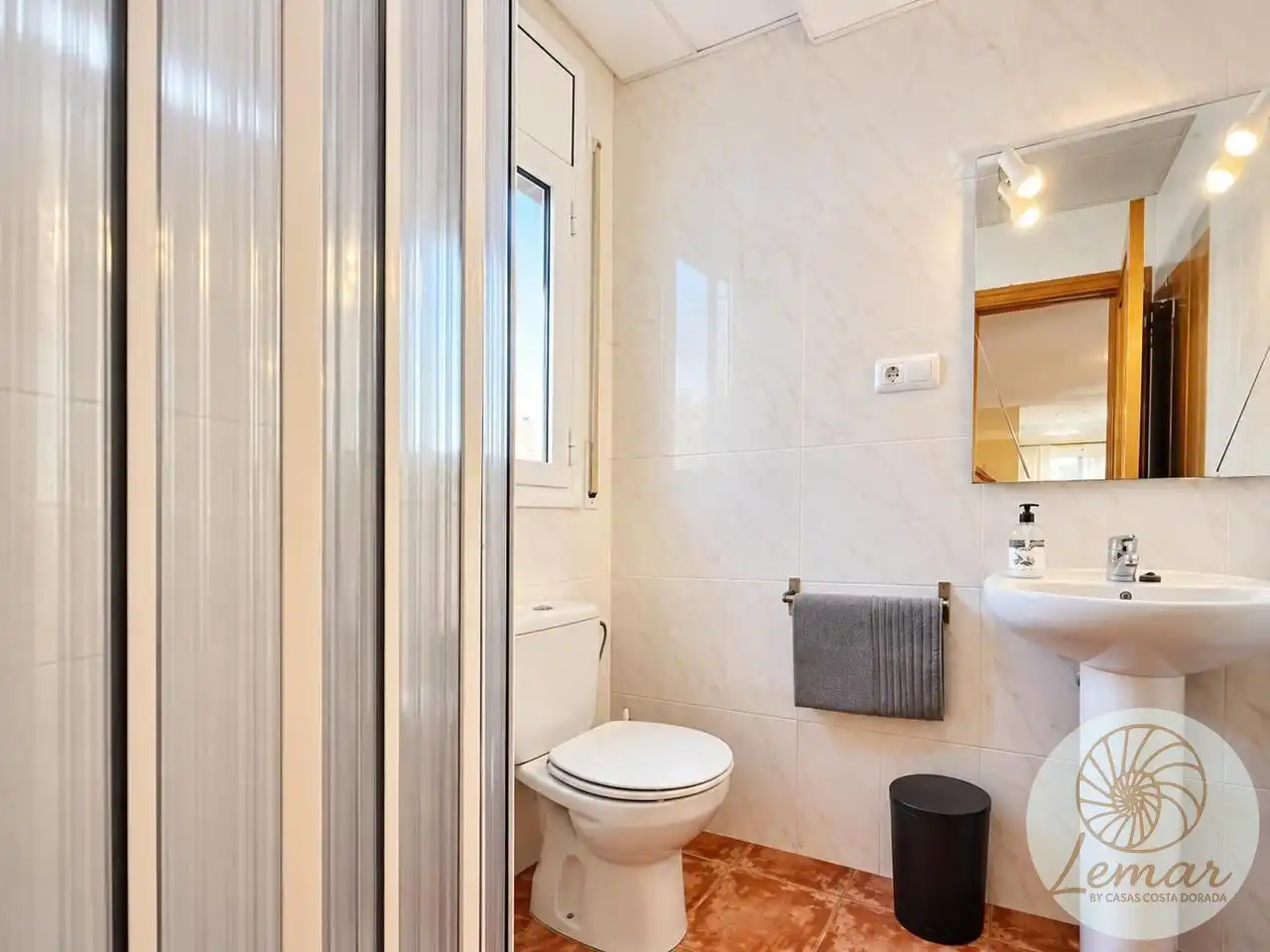 Bany de Casa o xalet en venda en L'Ametlla de Mar  amb Aire condicionat, Jardí privat i Terrassa