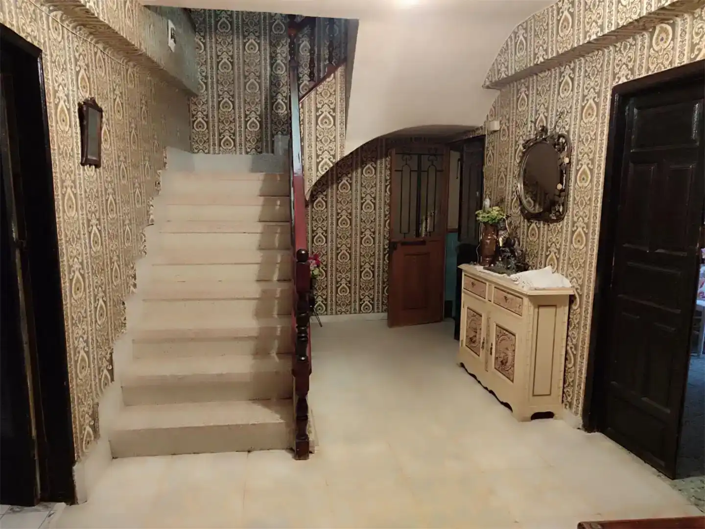 Casa adosada en venda en Hoyos amb Balcó