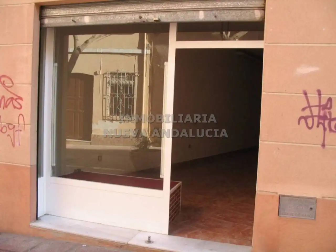 Local comercial de lloguer a Plaza de Toros - Santa Rita