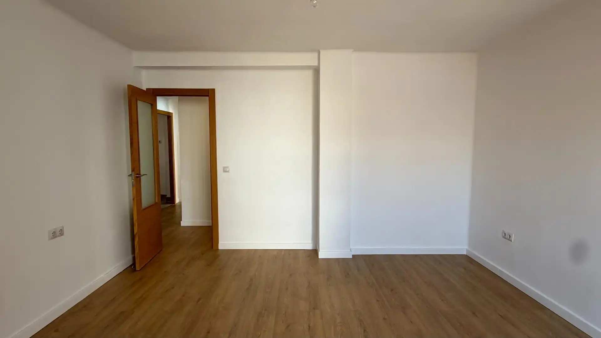 Dormitori de Pis en venda en Paterna amb Aire condicionat, Parquet i Terrassa