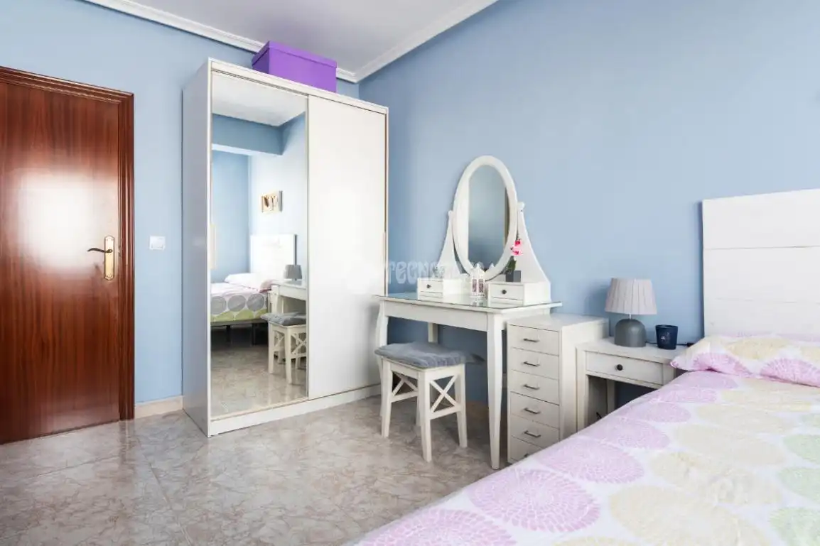 Habitación de Piso en venta en Zaragoza con Calefacción y Terraza