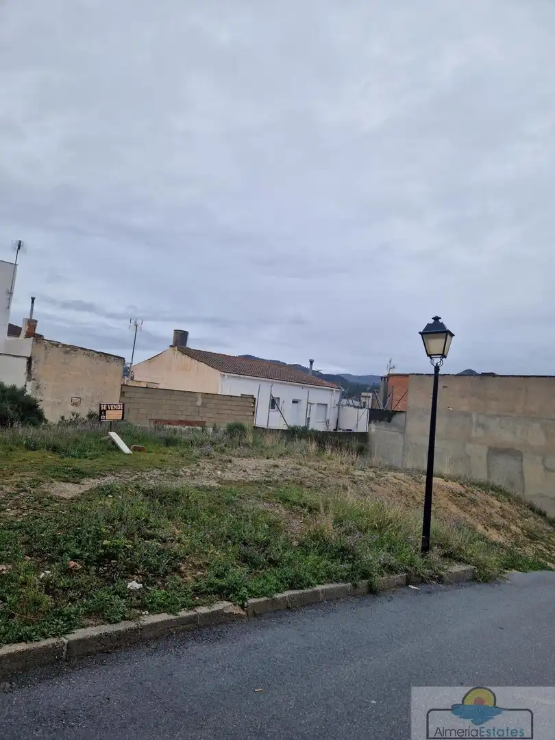 Lands and plots for sale in Fines