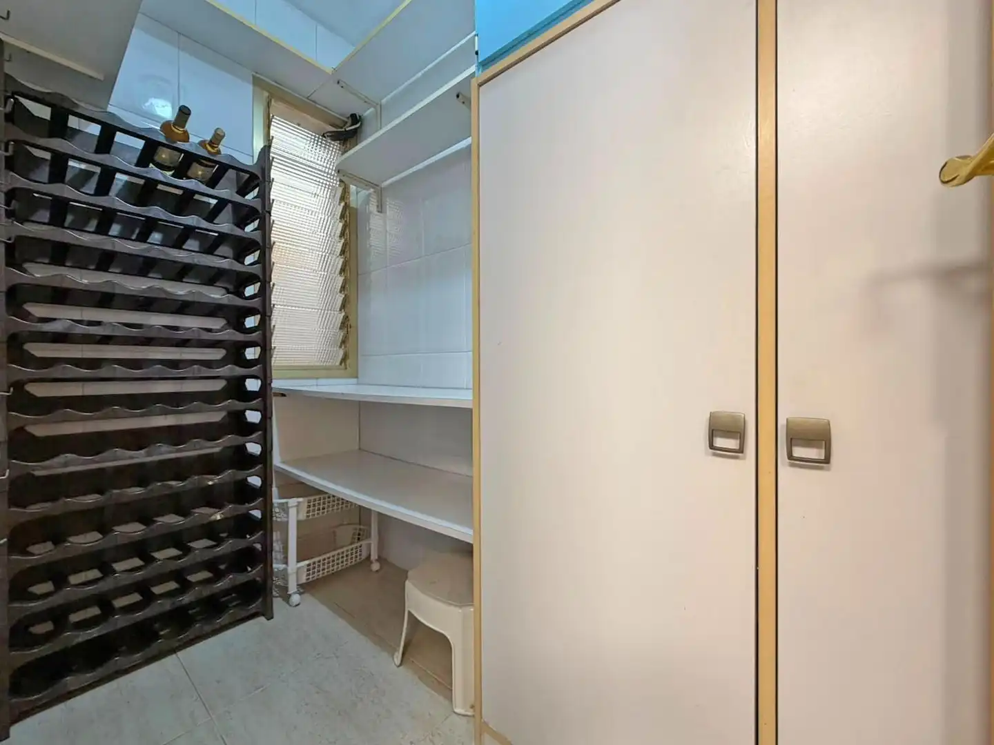 Wohnung zum Verkauf in Alicante / Alacant mit Klimaanlage, Terrasse und Abstellraum