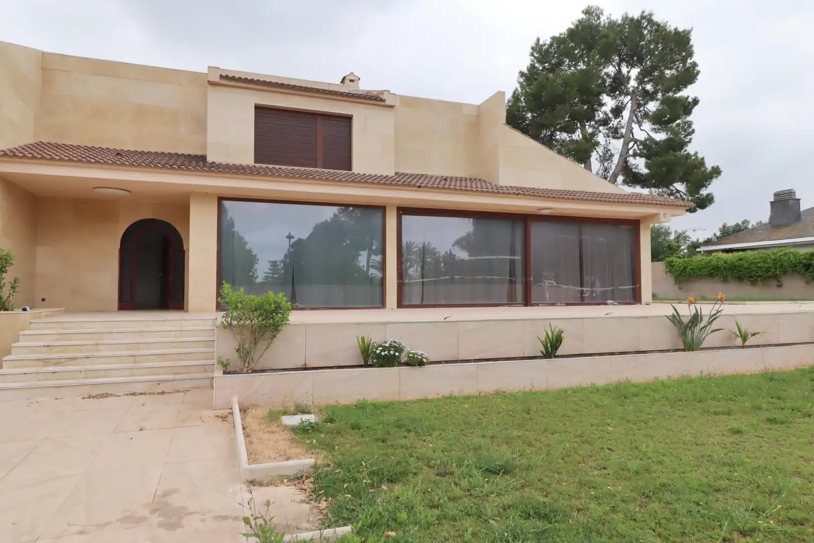 Vista exterior de Casa o chalet en venta en Godella con Aire acondicionado, Piscina y Alarma