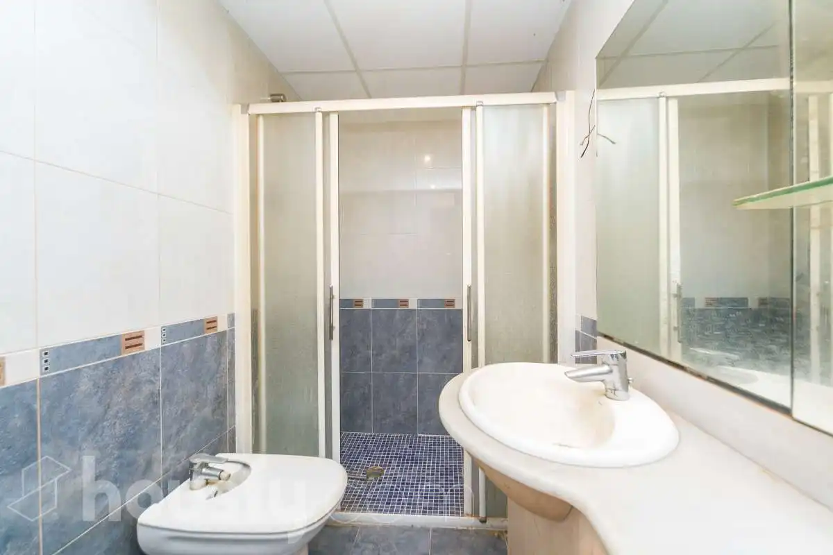 Bathroom of Houses for sale in Sant Martí de Tous  with Terrace and Balcony
