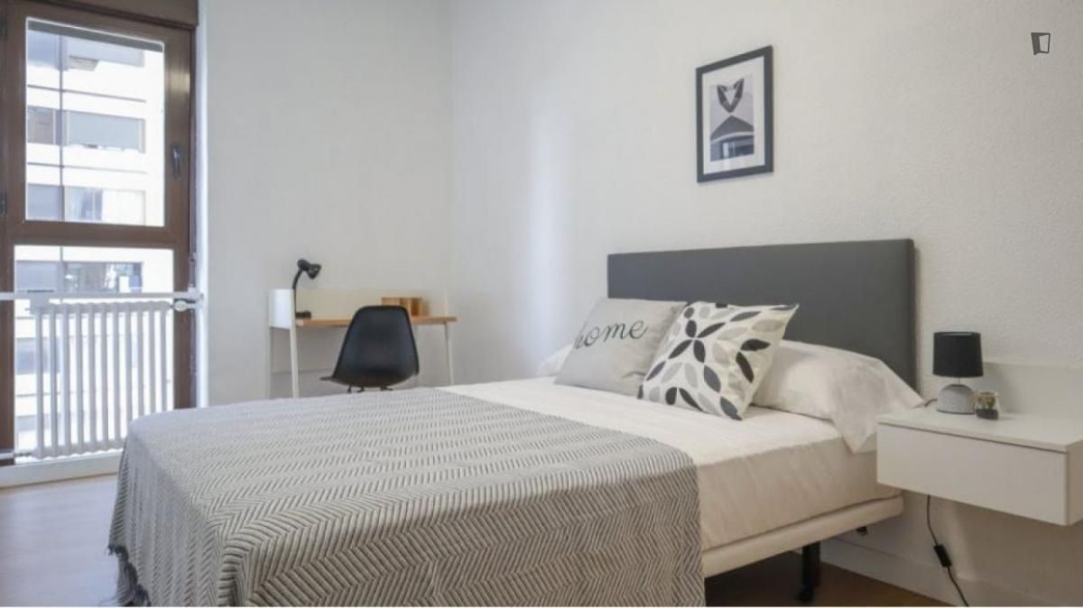 Apartament per a compartir a Cuatro Caminos - Azca