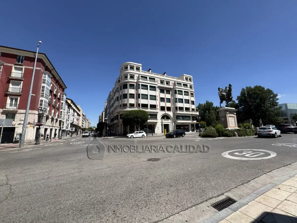 Vista exterior de Pis en venda en Burgos amb Calefacció i Terrassa