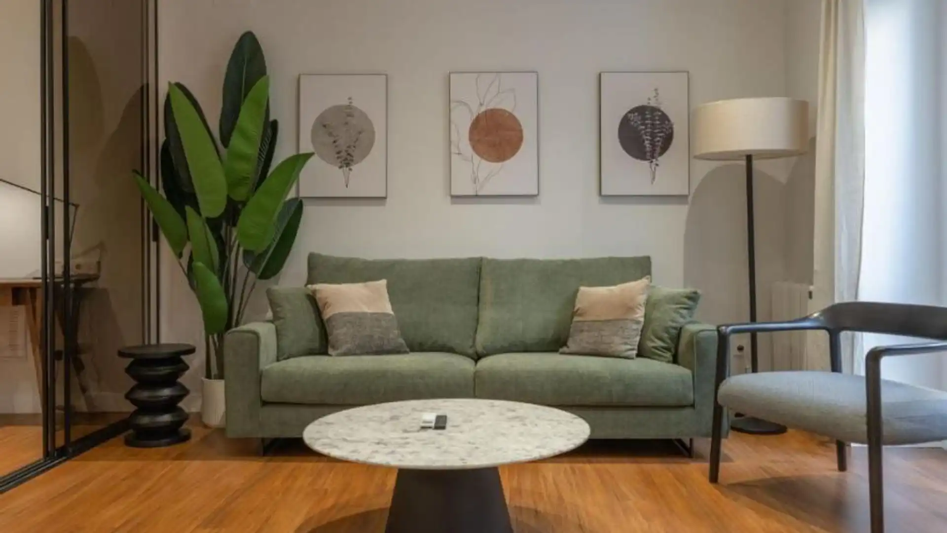 Sala d'estar de Apartament de lloguer en  Almería Capital amb Moblat i Es permeten mascotes