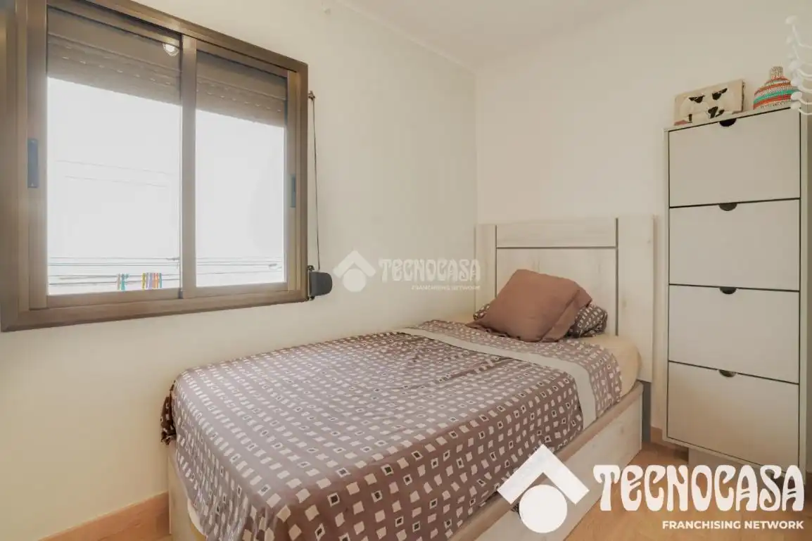 Habitación de Piso en venta en Santa Coloma de Gramenet con Aire acondicionado, Parquet y Terraza