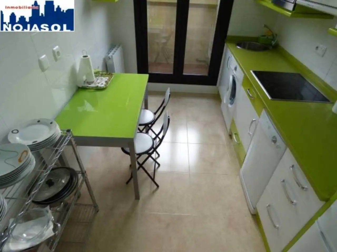 Cuina de Àtic de lloguer en Noja amb Calefacció, Terrassa i Moblat