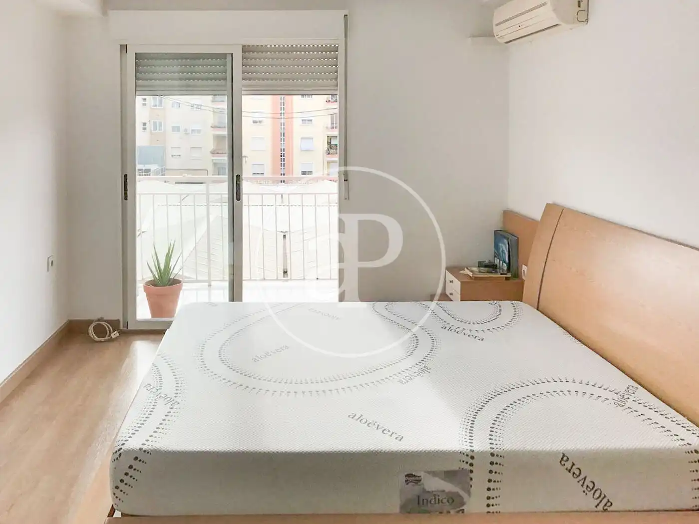 Schlafzimmer von Wohnung zur Miete in Valencia mit Klimaanlage, Heizung und Möbliert