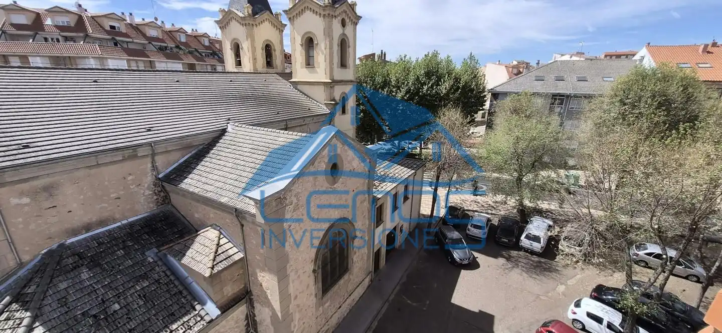 Flat for sale in Plaza de San Lázaro