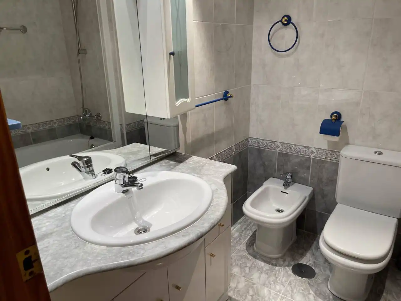 Bathroom of Flat for rent in El Campello  with Air Conditioner, Heating and Alarm