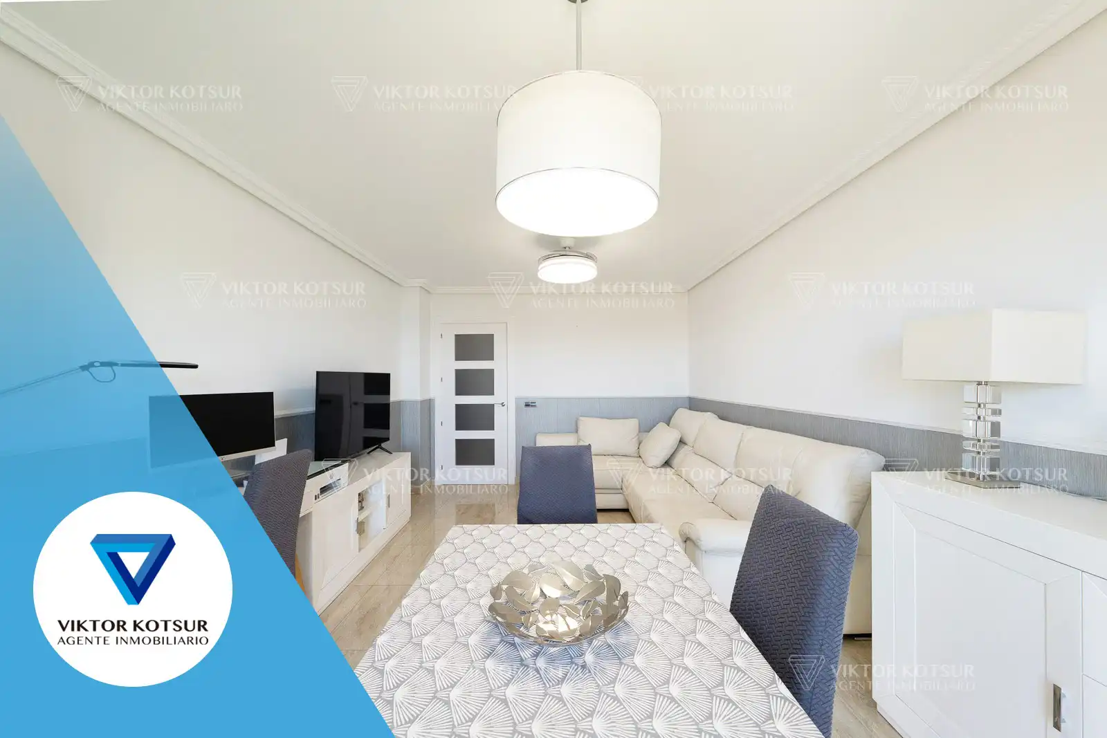 Sala de estar de Ático en venta en Roquetas de Mar con Aire acondicionado, Terraza y Trastero