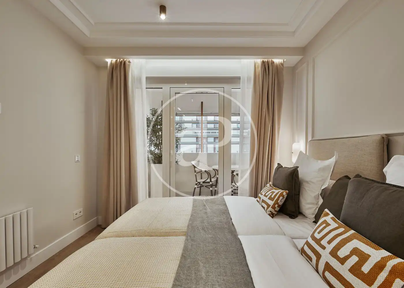 Bedroom of Flat for sale in Madrid  with Air Conditioner, Heating and Terrace