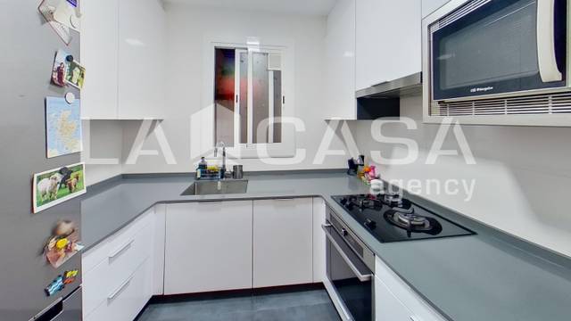 Piso en Venta en Carrer de Santa Rosalia en La Teixonera