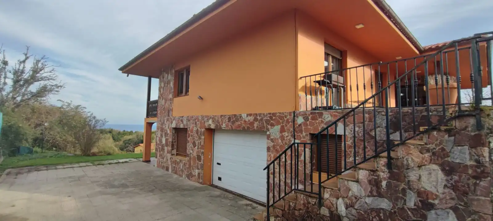Außenansicht von Country house zum Verkauf in Llanes mit Heizung, Privatgarten und Terrasse